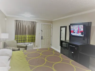 Super 8 by Wyndham Picayune Hotels near The Shay Locomotive