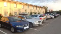 Logis Cottage Hôtel - parking