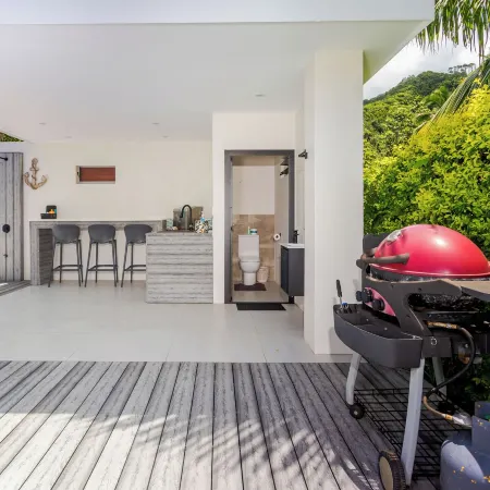 Mama Taras Luxury Villa