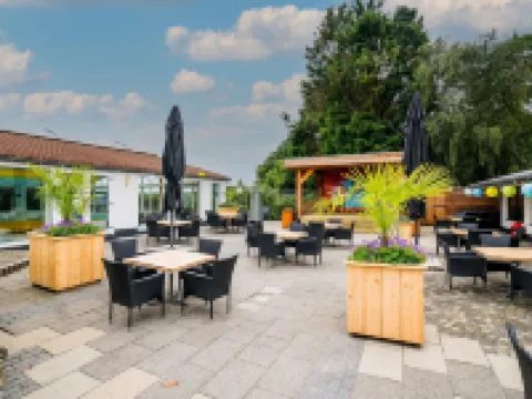 Amazing Chalet in Oostkapelle with Garden