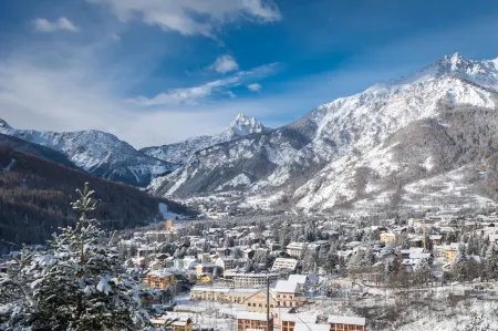 Snow White - Happy Rentals