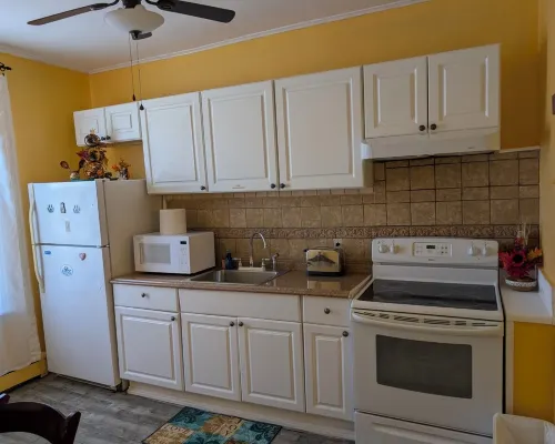 Charming 2-Bdr Apartment 900SF with Wi-Fi, AC, 20 Minutes Away from TS Manhattan Hotels in West New York
