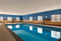 La Quinta Inn & Suites by Wyndham Dumas - Uima-altaat