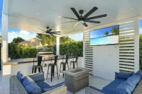 Luxurious 4-bedroom house close to HARD ROCK CASINO