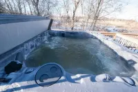 Secluded Spa-Cious Retreat -Beds for 8. Plus 3 Foldaways Extra