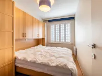Apartment by Zeedijk with Sea View