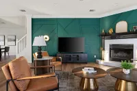 The MAD Hatter - Heated Pool Gameroom & More