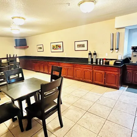 Studio 6 Suites Portland or Downtown Ohsu