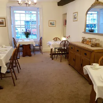 Ty Helyg Guest House