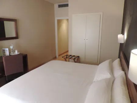 Puerta de España Отели в г. Дарниус