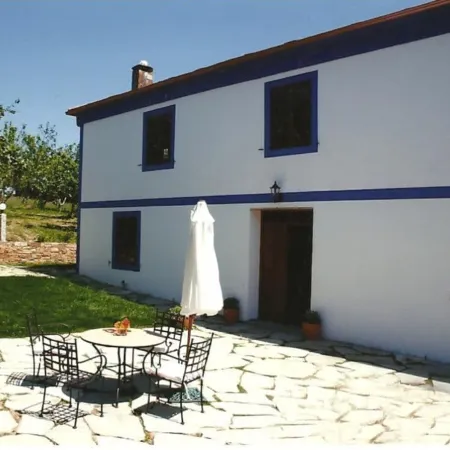 Casa Rural Vila Pomar Отели в г. Рибадео