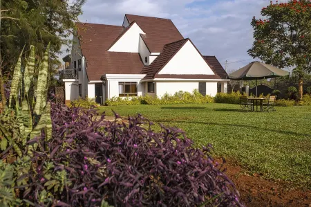 Clemsa Boutique Hotel Отели рядом с достопримечательностью «Шелдрик Уайлдлайф Траст Нерсери»