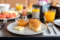 Altstadthotel Guesthouse Die Galerie - servizio colazione