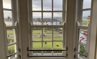 Ayr Loft Apartment with Fabulous Views
