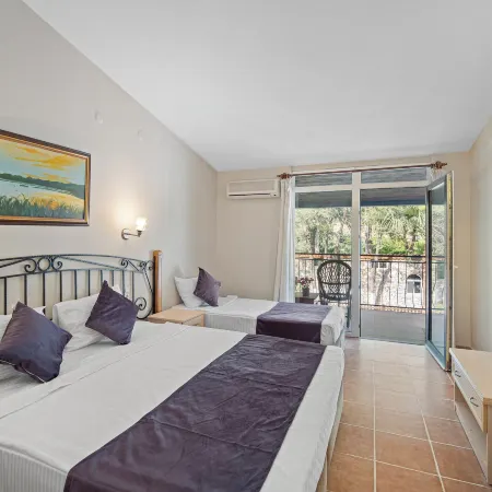 Alados Otel
