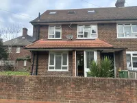 Tran UK Homestay فنادق في 