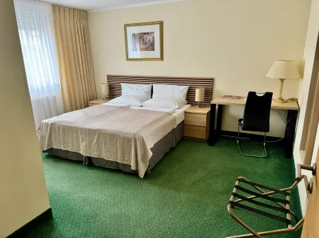 Hotel Residenz Stockstadt Отели в г. Шафхайм