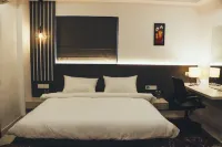 Madhushree Hotel Hotels near Bermuda Triangle
