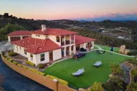 Colina by Avantstay Secluded Mountain Top Oasis w/ Pool, Hot Tub & Putting Green!