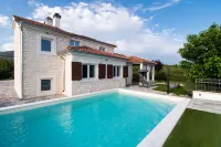 Villa Whitestone