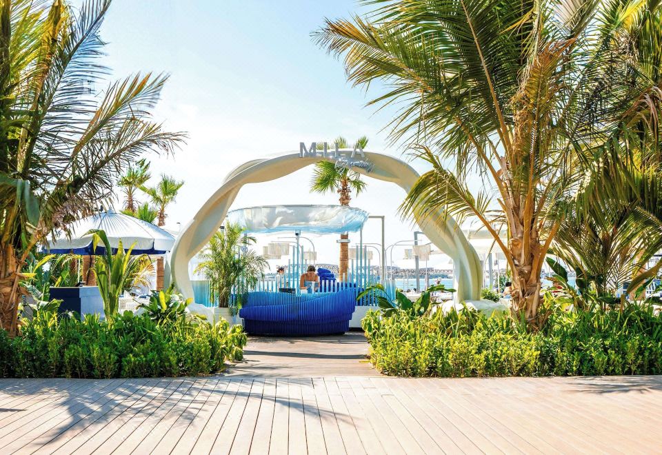 1. 래디슨 비치 리..