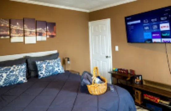 Modern Designed Dtwn Condo with a 99 Percent Walk Score Hotels in der Nähe von Center for Civil and Human Rights