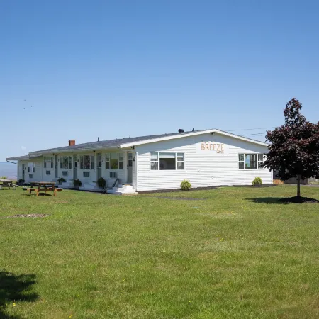 The Breeze Motel