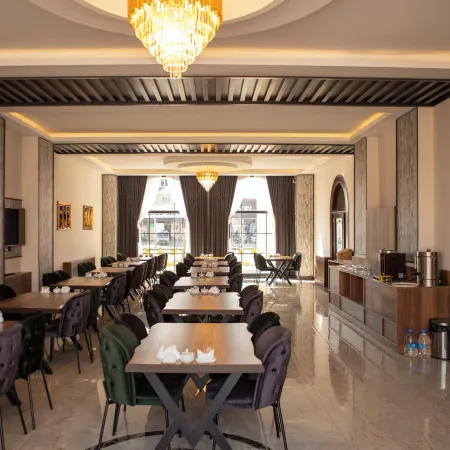 Hotel Eden's