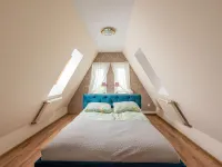Comfortable, 2-Level Apartment by the River - Hot Tub
