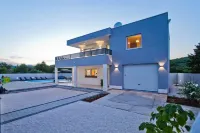 Family Villa with Pool-Peaceful Hvar Island Oasis - วิลล่า