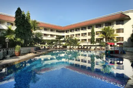 Hotel Santika Premiere Jogja Отели в г. Jetis