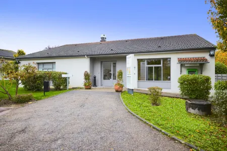 Campanile Metz Est - Technopole Отели в г. Сервиньи-ле-Сент-Барб