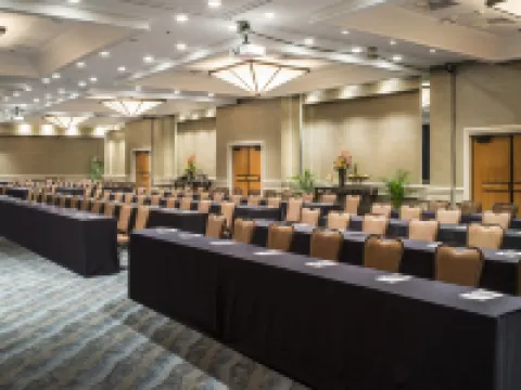 ฮิลตัน โคโค่บีช โอเชียนฟรอนท์ โรงแรมในโคโค่บีช