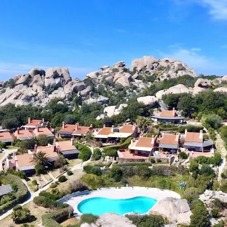 COTTAGE SMERALDA -5pax w/private jacuzzi terrace and shared Pool Seaview