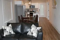 Cute Place 2yrs old near 2 Ski resorts, Many Wineries/Breweries, BR Parkway, .