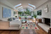 Spacious Yard and Meditation Room - Luxurious Tranquil Cottage