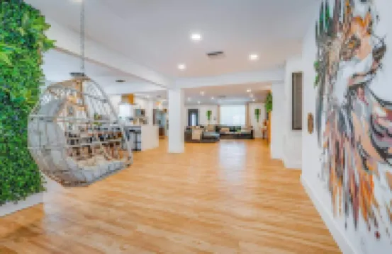 Heated Pool and Spa Oasis - Stunning Boho Retreat in Downtown