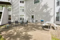 Tranquil Oasis - lush Garden Setting, Outdoor Firepit Hotels near Verizon