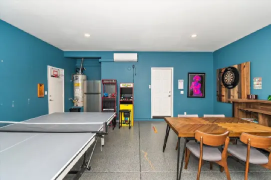 Game Room, Outdoor Kitchen and Fire Pit Retreat - Beautiful Oasis