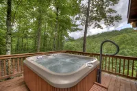 Charming Cabin with Hot Tub and Mountain View - Quaint Getaway Retreat Hotels in Fannin County