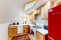 Maplewood Loft House - Serene Forest Escape - Unit 1