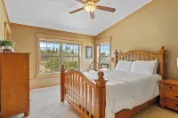 Grand Lake Getaway- Hot Tub, Pet Friendly, Views!