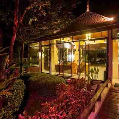 อวานี เกาะลันตา Hotel Exterior