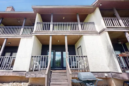 Fairway Escape Отели рядом с достопримечательностью «Cranes Mill Marina»