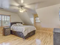 Gorgeous Cabin w/direct trail access for hiking & off roading! โรงแรมในเพย์สัน
