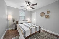 Chic Retreat - Game Room, Patio, Private Yard Hotel a Pasadena