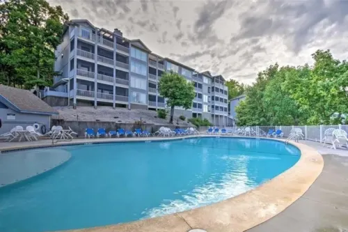 Waterfront Access and Pools - Gorgeous Lakeside Retreat