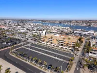 Panoramic Ocean Views and Casual Beach Style - Gorgeous Coastal Retreat