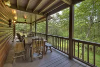 Gourmet Kitchen and Entertainment Hub - Enchanting Family Retreat