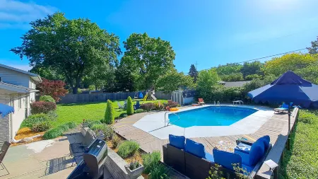 Heated Pool and Spacious Backyard - Tranquil Retreat